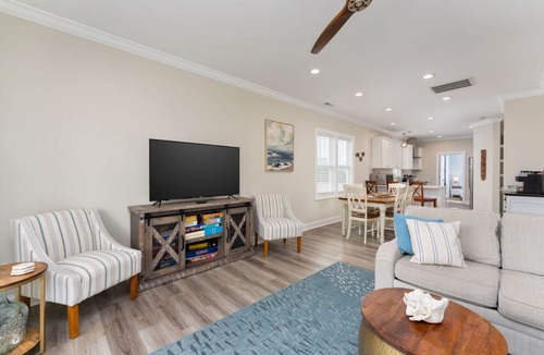 North Carolina Coast House | *NEW* Ocean Views + Steps to the Sand + King Bed