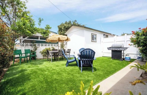 North Pacific Beach House | New Pacific Beach Surf Pad BBQ/Fire Pit-Sleeps 4
