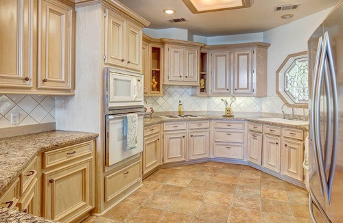 Willis Villa | NEW! ‘Paradise Point’ Villa on Lake Conroe w/ Pool