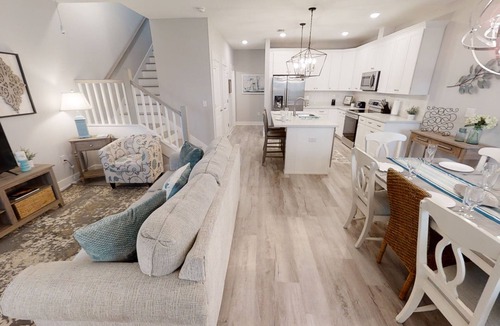 El Centro Beach House | NEW PCB HOUSE Close to Beach BBQ Grill, Neighborhood Pool, Free Golf Daily!