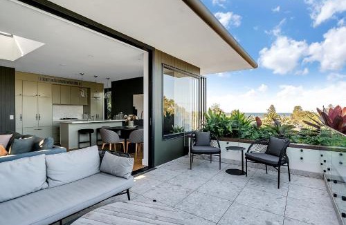 Collaroy Apartment | New Penthouse with Ocean & Golf Course Views