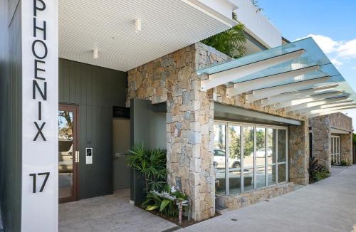 Collaroy Apartment | New Penthouse with Ocean & Golf Course Views