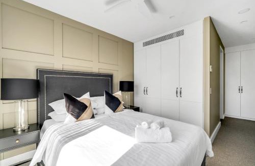 Collaroy Apartment | New Penthouse with Ocean & Golf Course Views