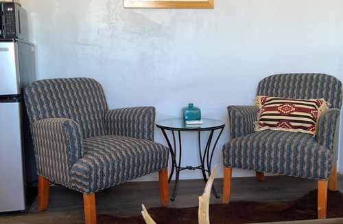 Tucumcari Apartment | New pet friendly 1 bedroom with kitchenette at the Iconic Apache Motel!