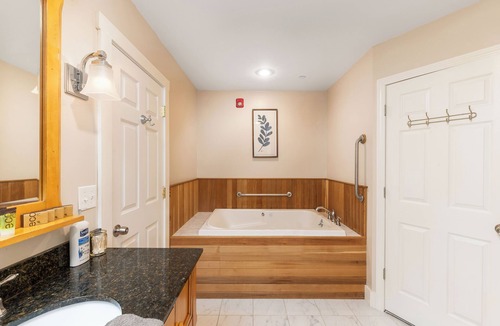 Intervale Condo | NEW! Pet-friendly, riverfront 2bd/1 bth condo