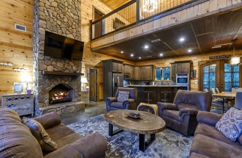 Hochatown Cabin | NEW! POOL! 5BR Pond-Hot Tub-Games - Sleeps 19