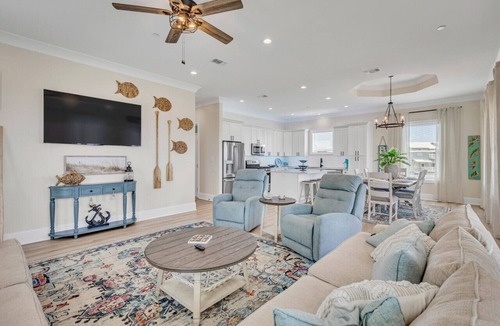 Long Beach House | NEW Pool!| Beach Views| Sleeps 8