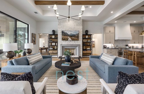 Buda House | *NEW* POOL | HOT TUB | POOL TABLE | Fire Pit | 16 Queen Beds