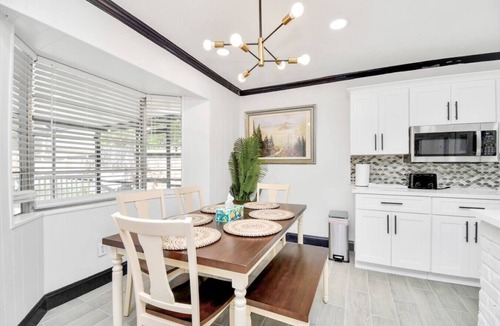 Clodine House | NEW Pool House Retreat Houston China Town