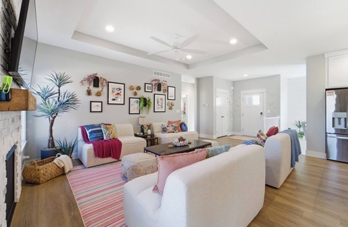 Waukee House | NEW POOL! Includes sauna, hot tub, exercise room. Sleeps 14; 3 full baths.