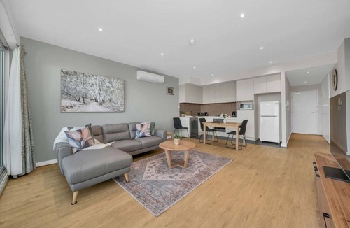 New Port Apartment | New Port Executive | By Host Solutions