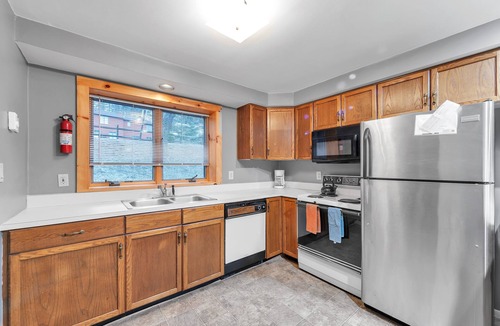 North Creek House | NEW! Powder Pass 11J - Cozy End Unit Retreat by The Summit at Gore Mountain