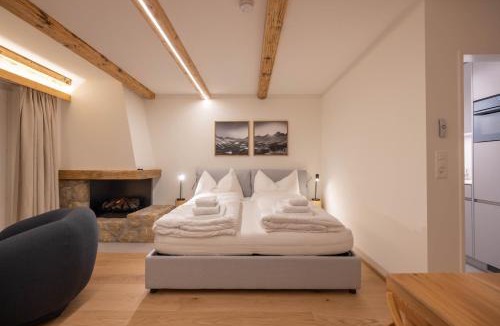 Champfer Apartment | New Premium Studio with eFireplace, Pool & Sauna