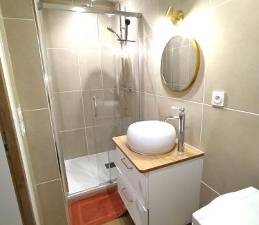 Bellegarde-sur-Valserine Apartment | New - Private Parking