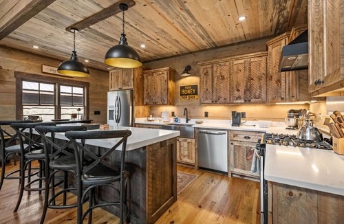 Cashes Valley Cabin | New! Private 3BR cabin*MTN views*Game Room*Firepit