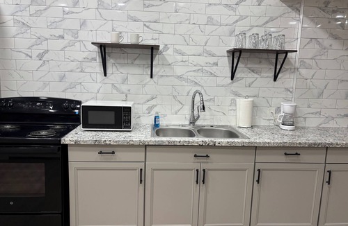 San Angelo Apartment | New private and modern suite 1/1 pet friendly