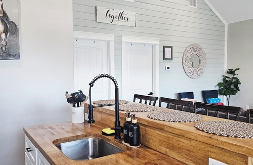Port Bolivar Villa | New Private Coastal Villa Steps from the Beach