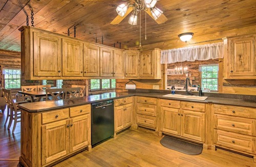 Pickens Cabin | New! Private Cabin w/Spacious Kitchen and Dining!