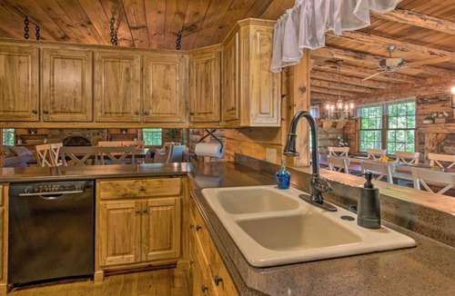 Pickens Cabin | New! Private Cabin w/Spacious Kitchen and Dining!