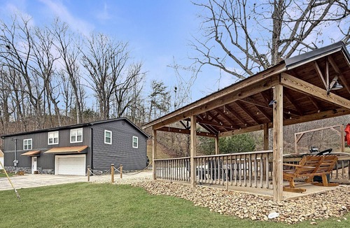 Lookout Valley Neighborhood Association House | New - Private pond stocked with fish - game room - fireplace - 2 acres to explore