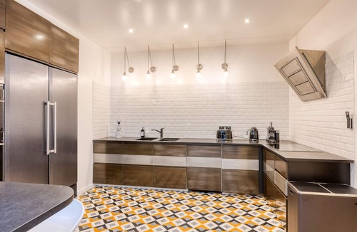 Saint Blaise Apartment | New! Private Pool Paradise: Modern 4BR/2BA Oasis in Paris.