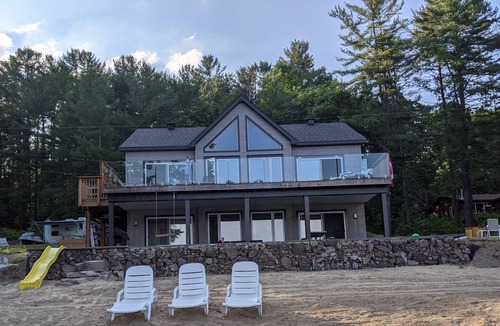 Mansfield-et-Pontefract Cottage | New Private Waterfront Home