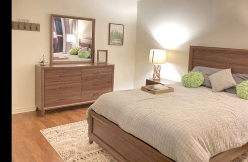 Bonanza House | ★ NEW PRIVATE WORK/TRAVEL SUITE in Laredo! ★