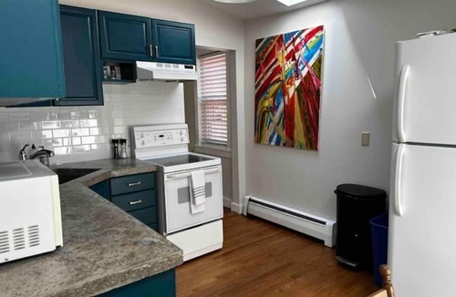 Bellevue Avenue Historic District Cottage | NEW! Quiet Cottage on Lower Thames