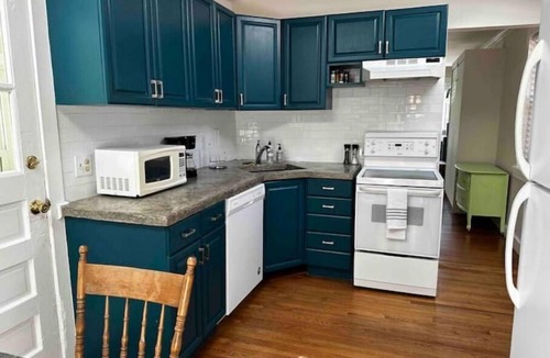 Bellevue Avenue Historic District Cottage | NEW! Quiet Cottage on Lower Thames