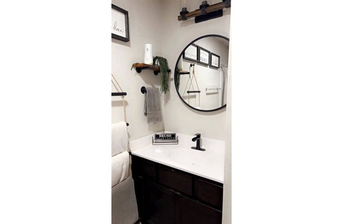Noble House | NEW Quiet Country stay.