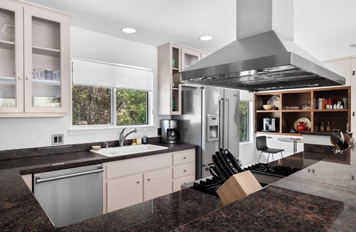 Stonehedge Estates House | New Rare Westlake Pool Retreat–Book Spring/Summer!