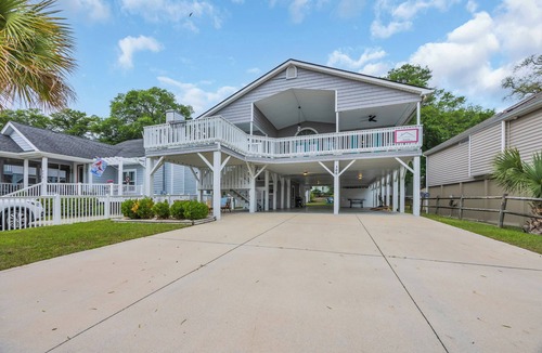 Ocean Drive House | New! Relax & Play/Private Hot Tub Arcade