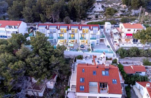 Krizni rat Apartment | NEW! ReLux - ZF Hvar