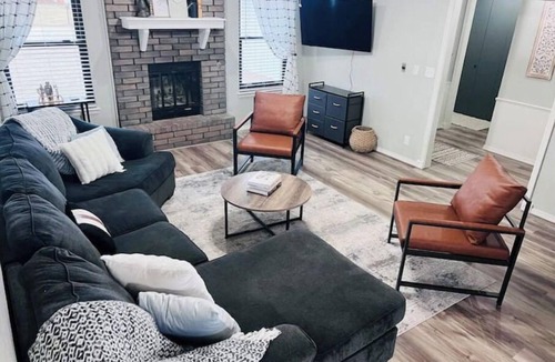 Enid House | New Remodel 3BD/2Bath Weekly/Monthly Discounts available