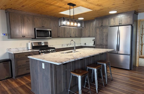 Crosslake Cabin | New Remodel in Crosslake! Great location in town and on chain with hot tub!
