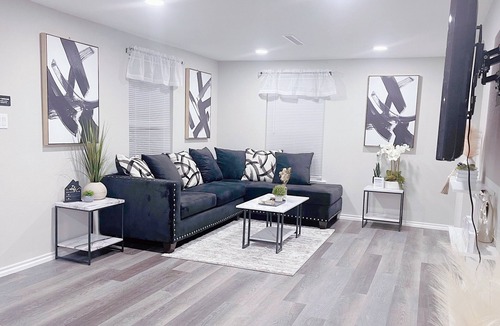 Manor House | *New remodel- Modern Home
