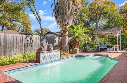 Austin House | New Remodeled 4 BDRM Central Austin W/Pool & Patio