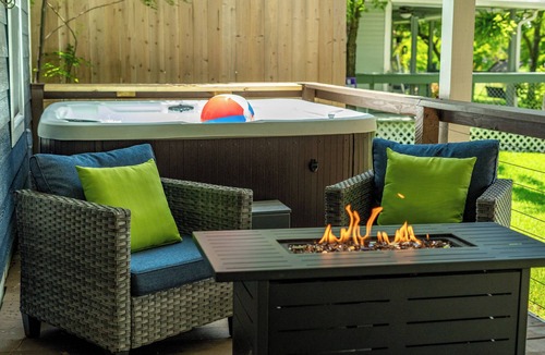 Cedar Creek Reservoir House | New! Remodeled Lakefront Home: Hot Tub/Kayak: Book Now - Have Fun!