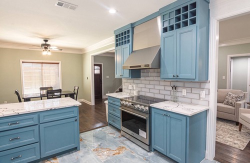 Dallas House | New! Remodeled Open Concept Home near Love Field, Oak Lawn, Medical District with Private Entry Gate