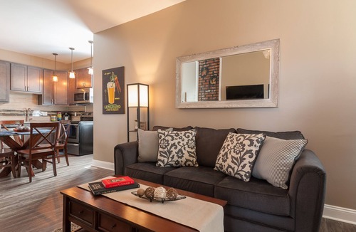 St. Louis House | ☆ New Renovate ☆ Holly Hills☆Carondelet Park☆Yard & Fire Pit ☆