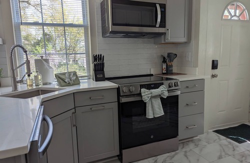 Durham Apartment | NEW! Renovated 2Br/1Ba Convenient to 9th St, NCSSM
