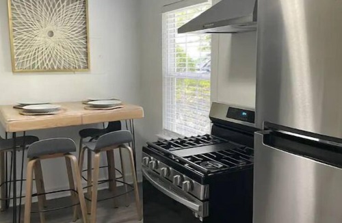 Chapel Hill House | New renovated 3 bedroom, central Chapel Hill!