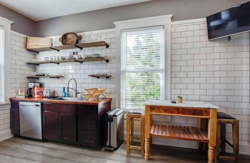 Bonnycastle House | New Renovated 4BR Home, Fenced Yard w Playground
