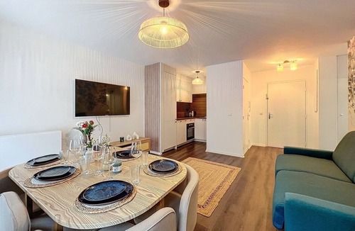 Chessy Apartment | New Renovated Apartment at DISNEYLAND, 1 min walk from RER with free PARKING