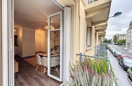 Chessy Apartment | New Renovated Apartment at DISNEYLAND, 1 min walk from RER with free PARKING