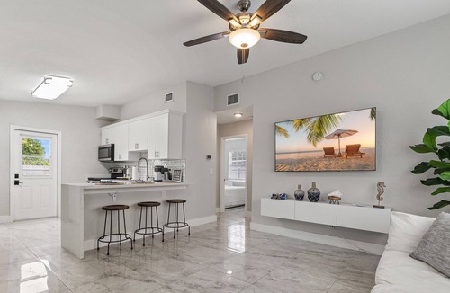 Lake Worth Corridor Cottage | NEW! Renovated Coastal Home ~3.5 Miles to Beach