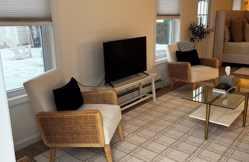 Woodland Park Apartment | New Renovated, Luxury 1-bedroom apartment with AC in Woodland Park