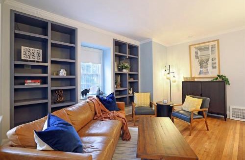 Durham Apartment | New & Renovated MCM Duplex 3 mi to DT Durham