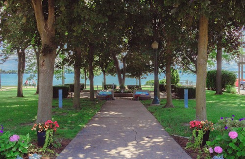 Marine City House | New renovation Moon River