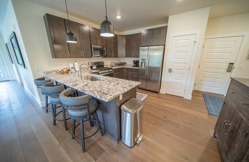 Lakeside Village Condo | New Retreat | Lake, Trails & Views